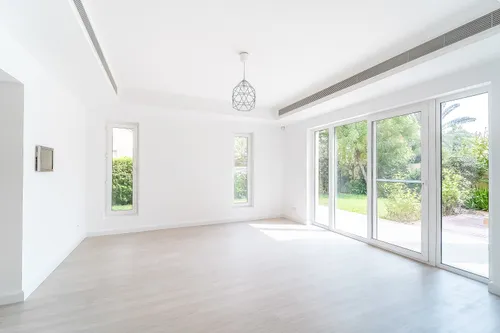 5 Bedrooms Villa in Al Mahra