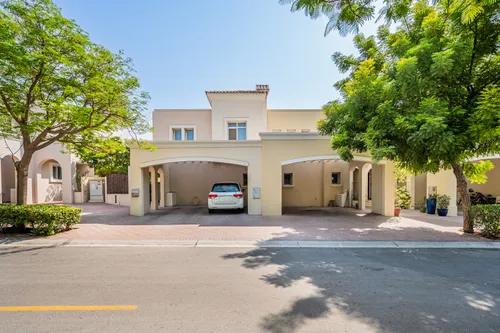 3 Bedrooms Villa in Alma 2