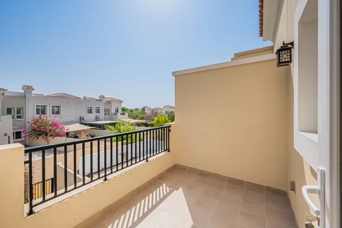 3 Bedrooms Villa in Alma 2