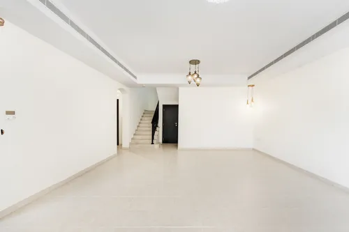 3 Bedrooms Villa in Alma 2