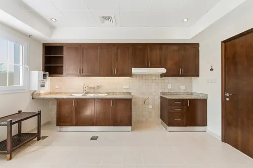 3 Bedrooms Villa in Alma 2