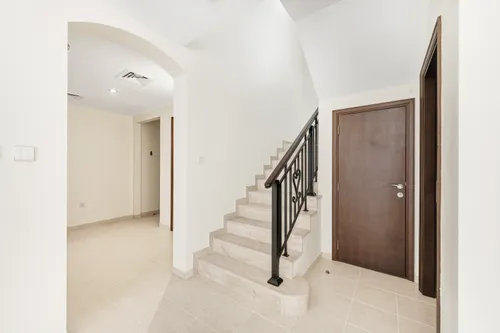 3 Bedrooms Villa in Alma 2
