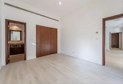 5 Bedrooms Villa in Alvorada 1