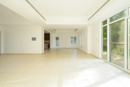 4 Bedrooms Villa in Al Mahra