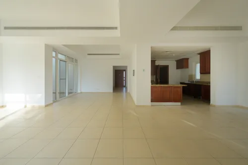 4 Bedrooms Villa in Al Mahra