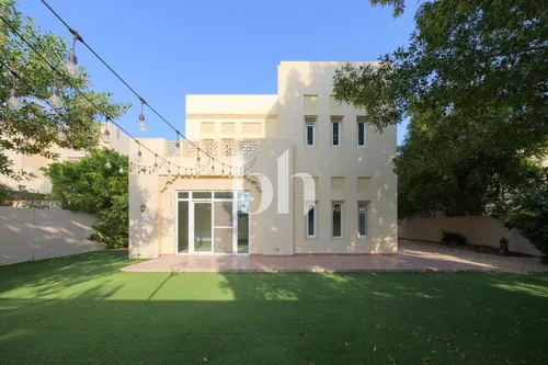 Single Row | Large Plot | Next to Pool and Park