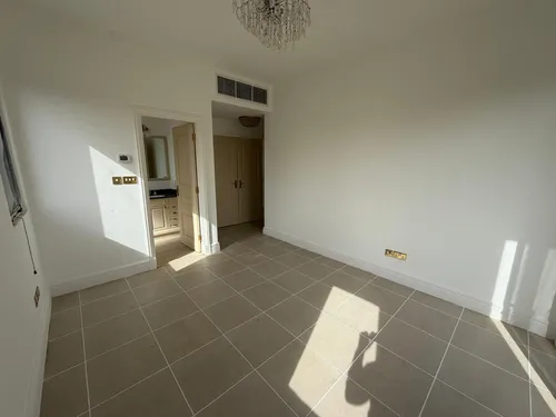 5 Bedrooms Villa in Savannah 1