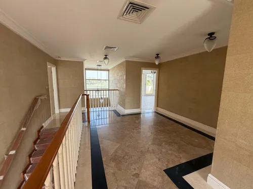 5 Bedrooms Villa in Savannah 1