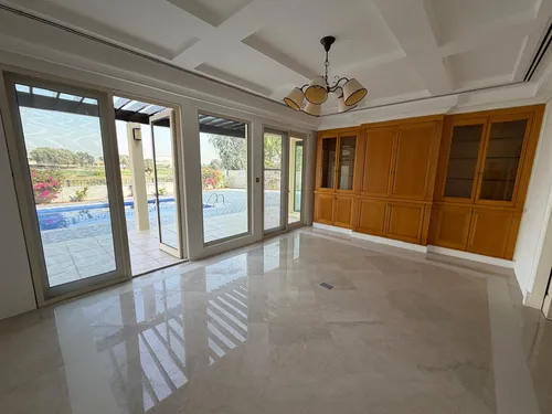 5 Bedrooms Villa in Savannah 1