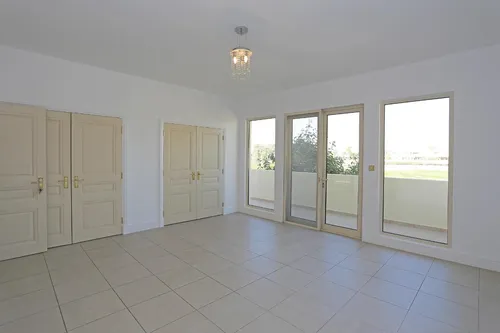 5 Bedrooms Villa in Savannah 1