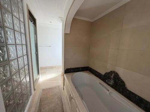 5 Bedrooms Villa in Savannah 1