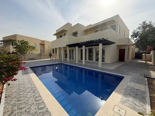 5 Bedrooms Villa in Savannah 1