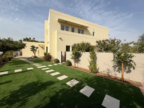 5 Bedrooms Villa in Savannah 1