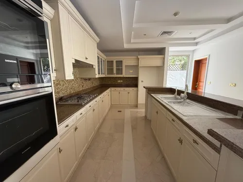 5 Bedrooms Villa in Savannah 1