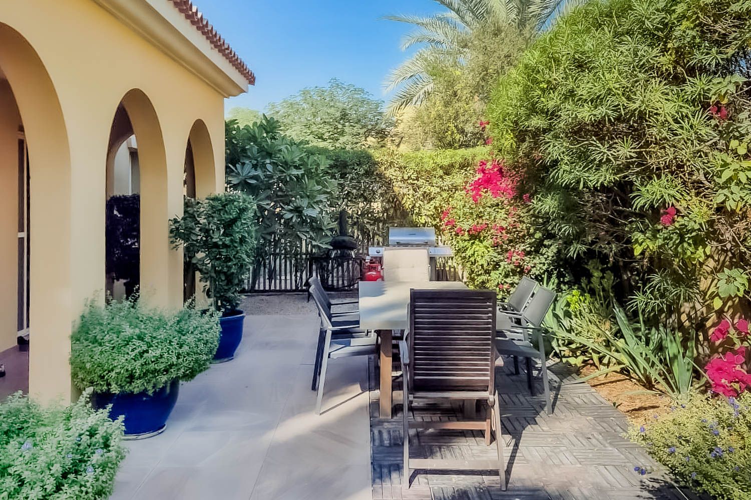 3 Bedrooms Villa in Palmera 2