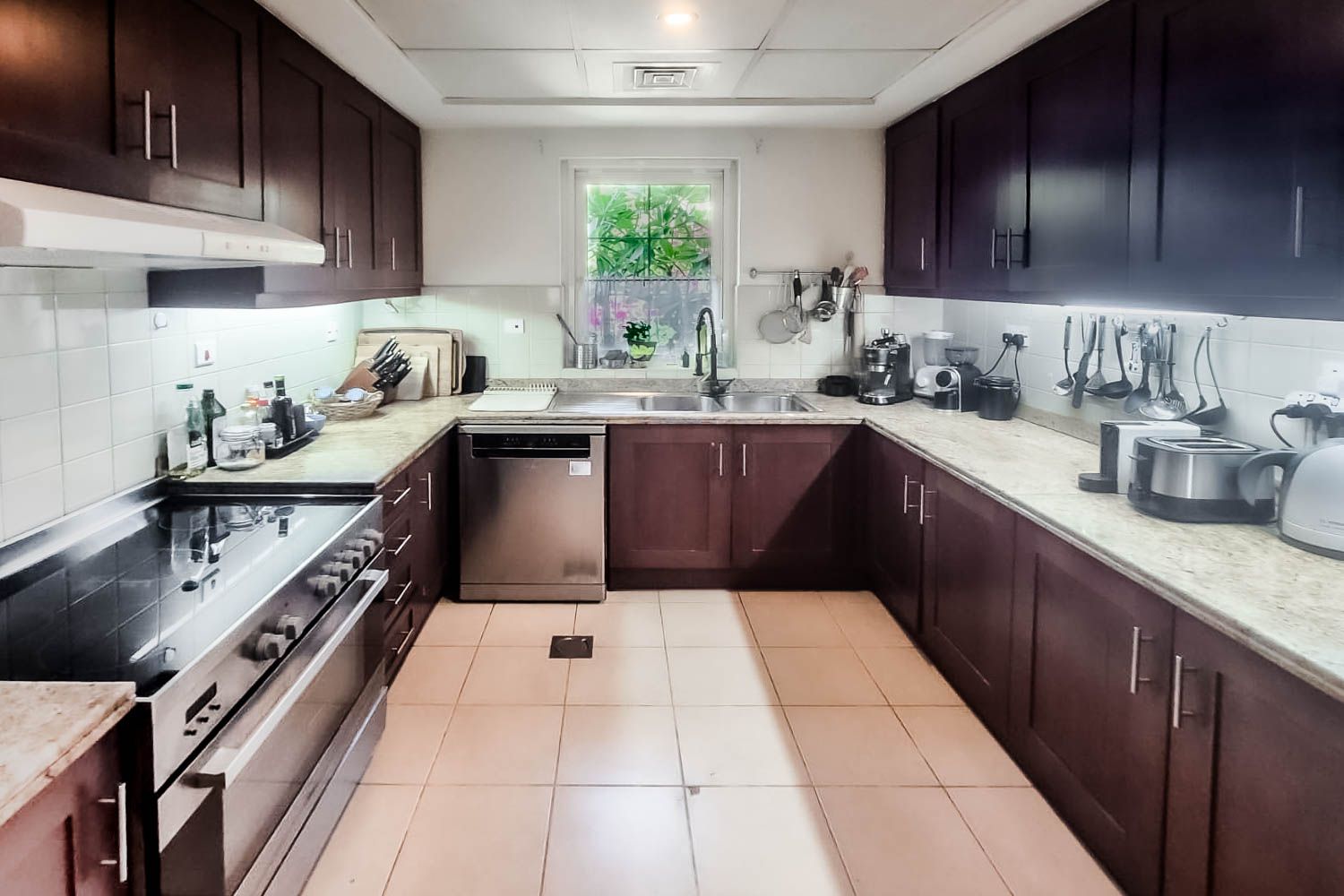 3 Bedrooms Villa in Palmera 2