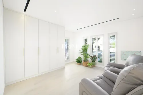 5 Bedrooms Villa in Al Mahra