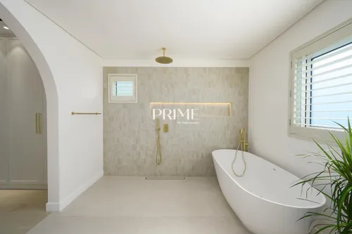 5 Bedrooms Villa in Al Mahra