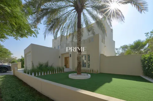 5 Bedrooms Villa in Al Mahra