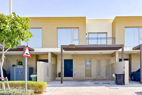 3 Bedrooms Townhouse in Camelia 1