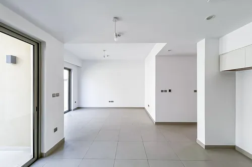 3 Bedrooms Townhouse in Camelia 1