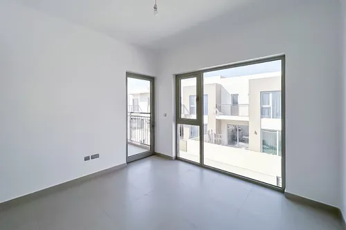 3 Bedrooms Townhouse in Camelia 1