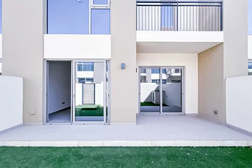 3 Bedrooms Townhouse in Camelia 1