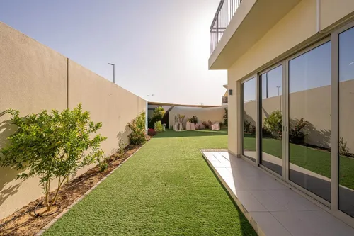 4 Bedrooms Townhouse in Camelia 1