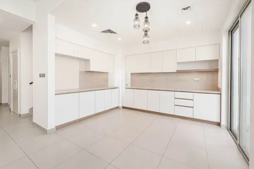 4 Bedrooms Townhouse in Camelia 1