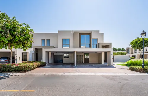 3 Bedrooms Townhouse in Reem Community