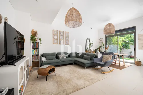 Close To Pool And Park | 3 Bed | Maids | 4 Cheques