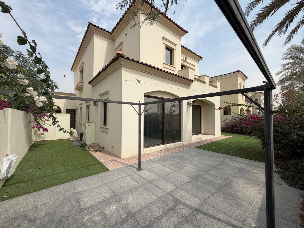 3 Bedrooms Villa in Samara