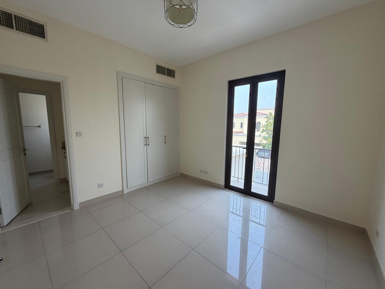 3 Bedrooms Villa in Samara