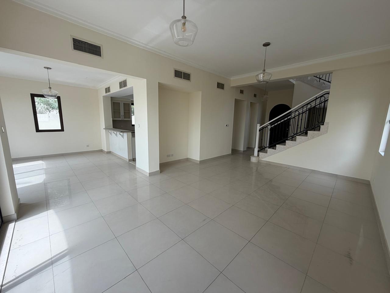 3 Bedrooms Villa in Samara