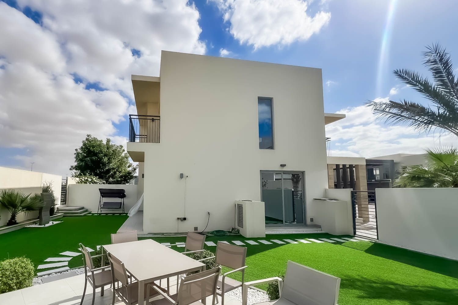 4 Bedrooms Townhouse in Camelia 1