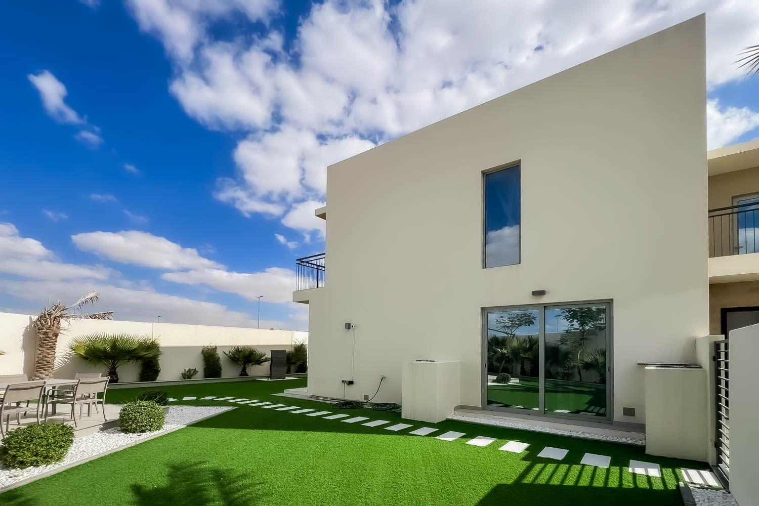 4 Bedrooms Townhouse in Camelia 1