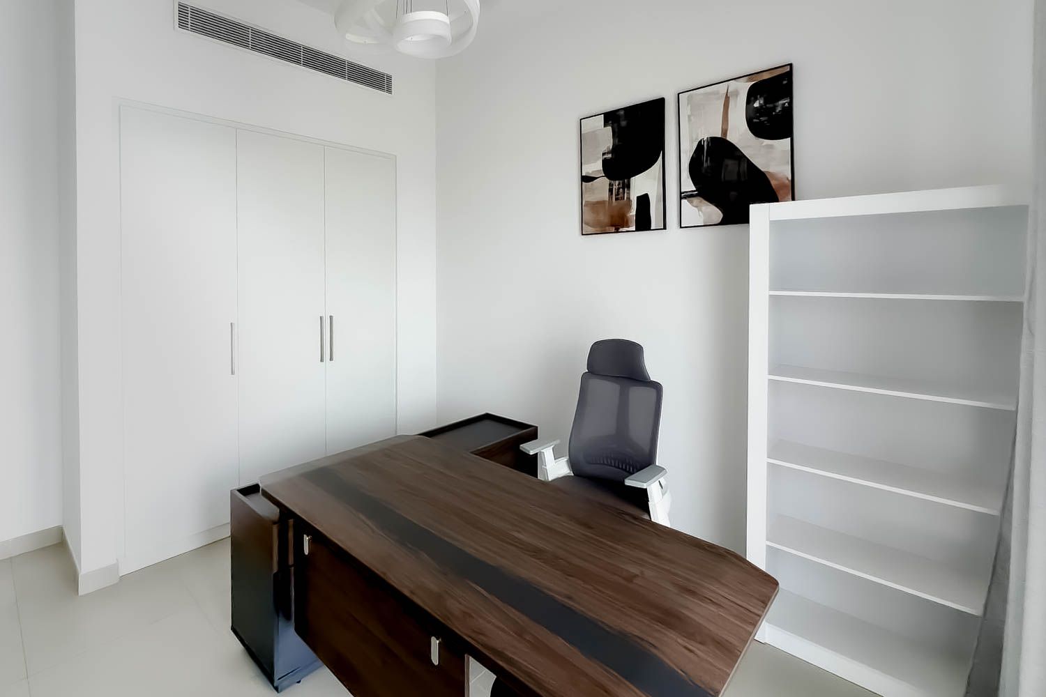 4 Bedrooms Townhouse in Camelia 1