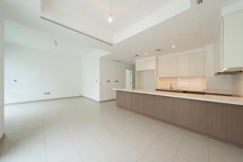 4 Bedrooms Townhouse in Reem Community