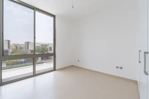 4 Bedrooms Townhouse in Reem Community