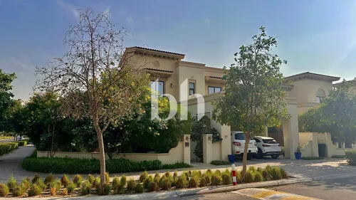 Large Corner Plot | Landscaped | Spacious Layout