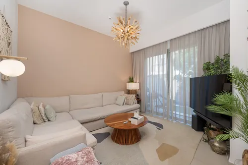 3 Bedrooms Townhouse in Camelia 1