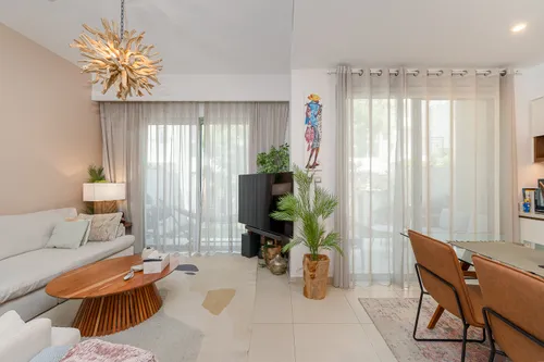 3 Bedrooms Townhouse in Camelia 1