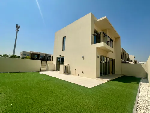 Large garden | Next to Pool | Vacant Now
