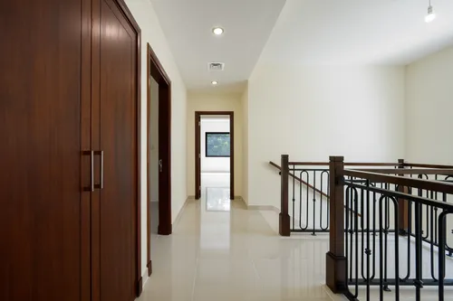 5 Bedrooms Villa in Samara