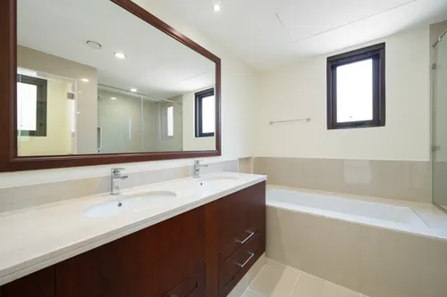 5 Bedrooms Villa in Samara