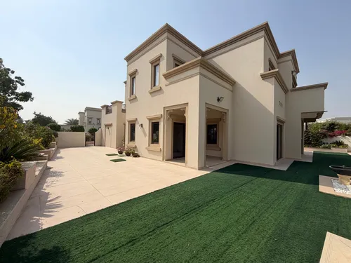 5 Bedrooms Villa in Yasmin
