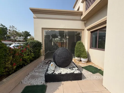 5 Bedrooms Villa in Yasmin