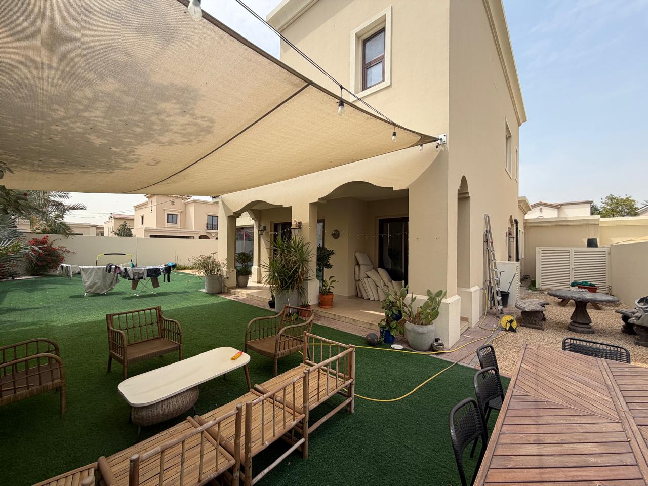 5 Bedrooms Villa in Lila