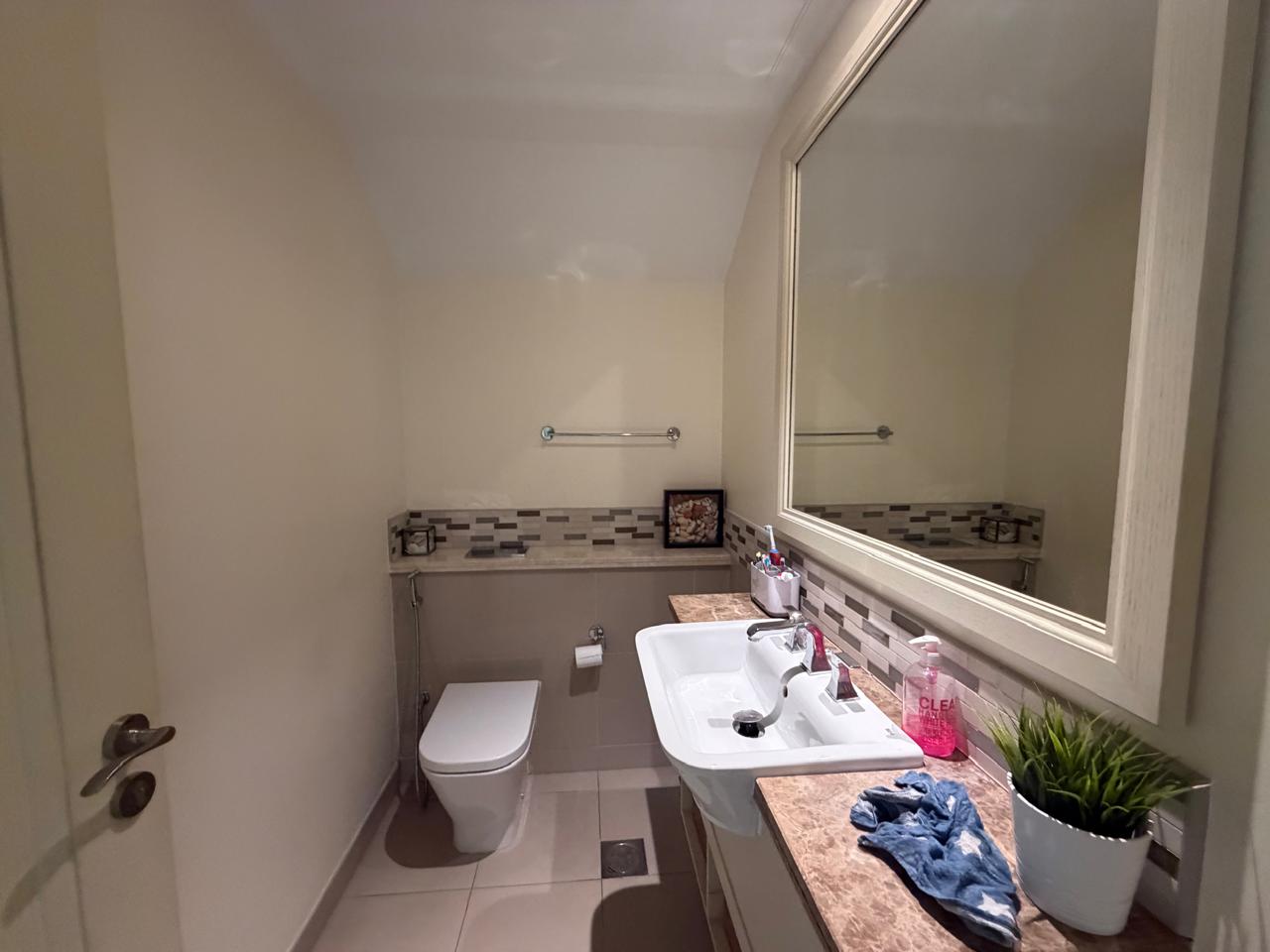 5 Bedrooms Villa in Lila