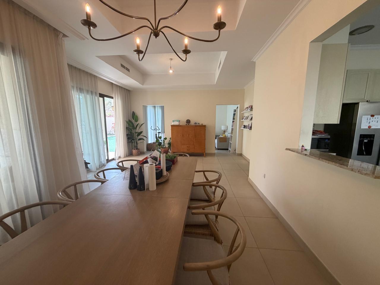 5 Bedrooms Villa in Lila